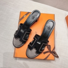 Hermes Slippers